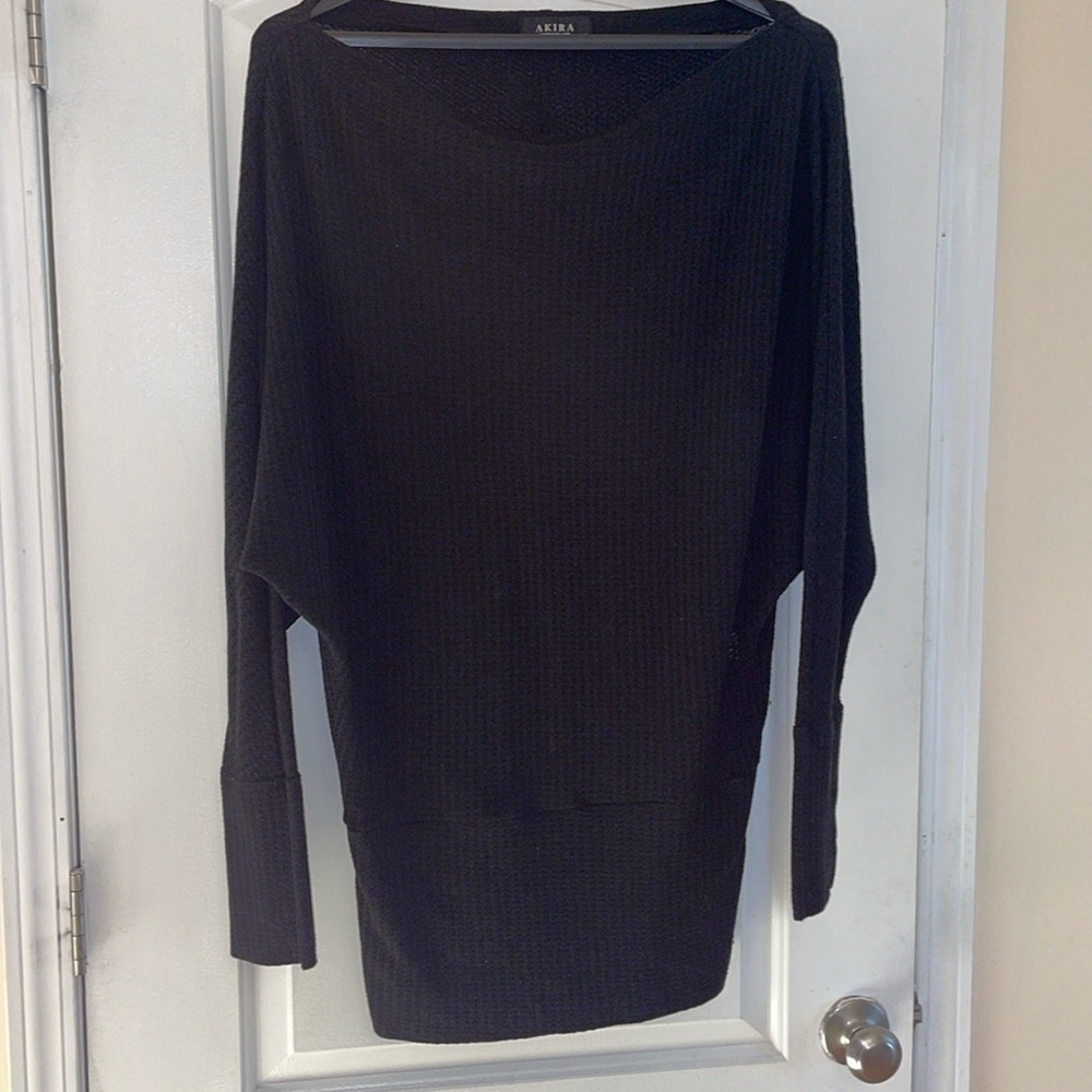 Long tunic/ sweater from Akira. Size large. No wear or tear. - Picture 2 of 6